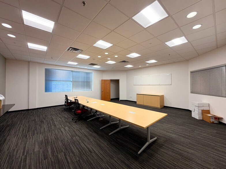 More Photos Of 4300 Sprint Blvd NE, Rio Rancho Office For Sale