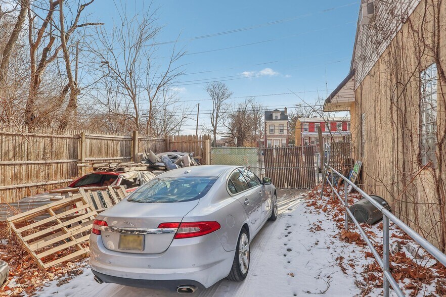 More Photos Of 1741 Princeton Ave, Lawrence Auto Repair For Sale