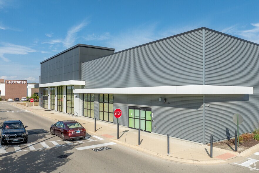 More Photos Of 30 W 63rd St, Westmont Supermarket For Lease