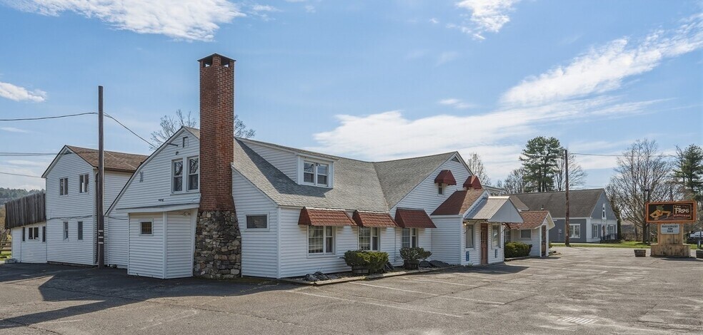 More Photos Of 650 N Main St, Sheffield Restaurant For Sale