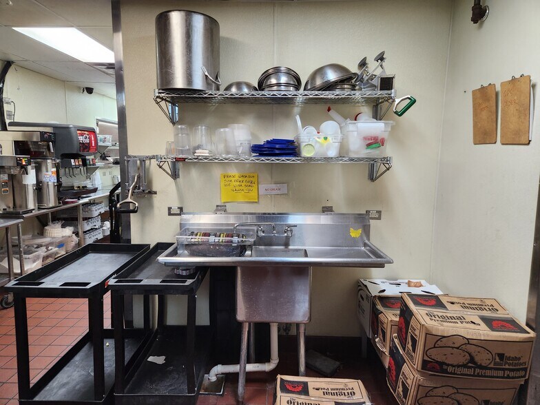 More Photos Of 1192 Noe Bixby Rd, Columbus Restaurant For Sale