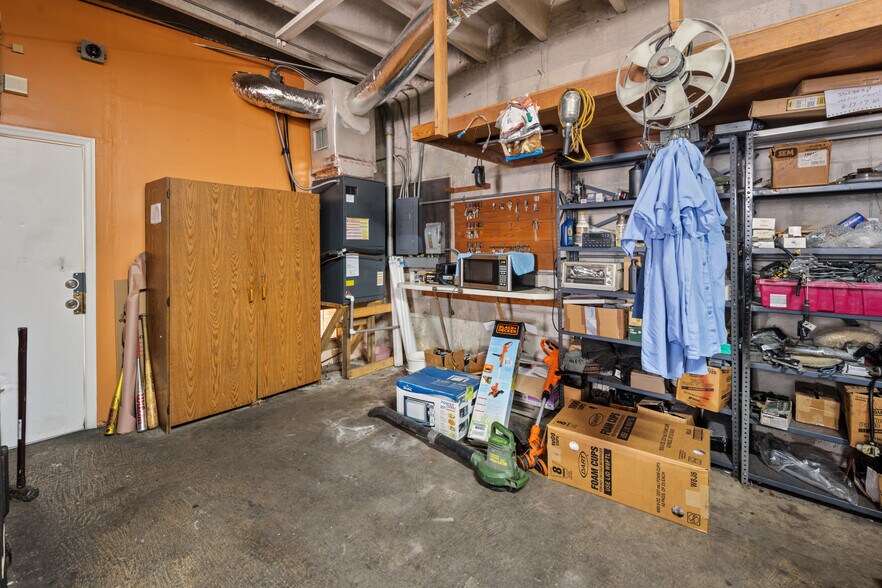 More Photos Of 2222 NW 22nd Ct, Miami Freestanding For Sale