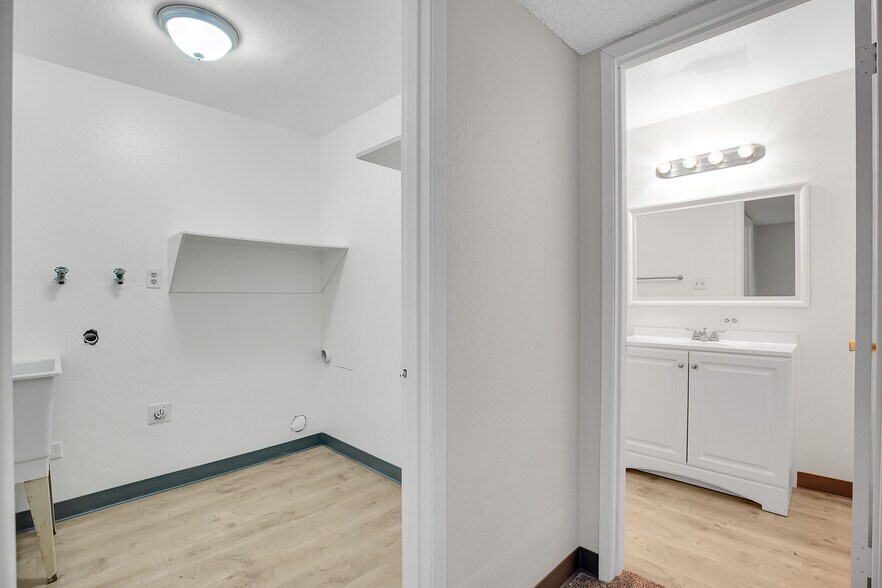 More Photos Of 17792 Webster Rd, Gladstone Apartments For Sale