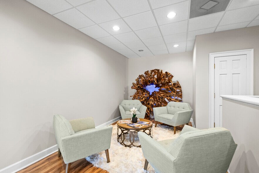 More Photos Of 19810 W Catawba Ave, Cornelius Office For Lease