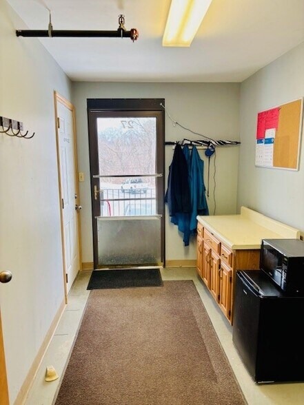 More Photos Of 34 Sullivan Rd, North Billerica Warehouse For Lease