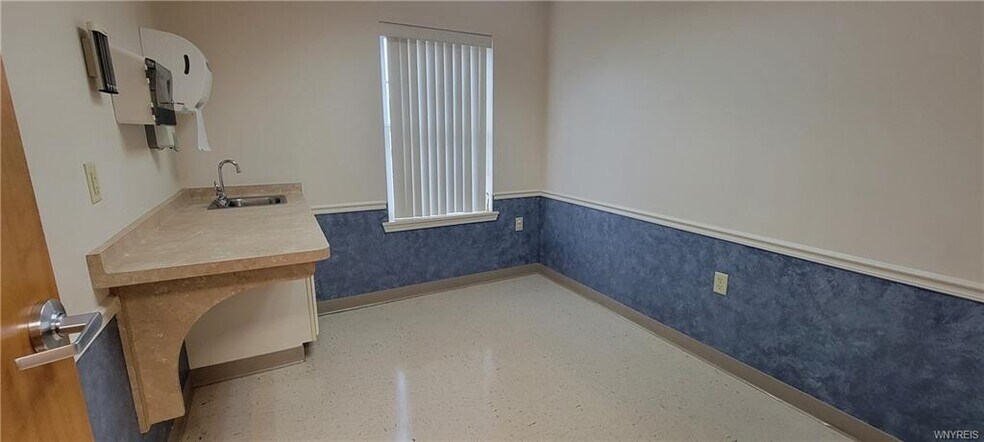 More Photos Of 5879 Snyder Dr, Lockport Medical For Sale