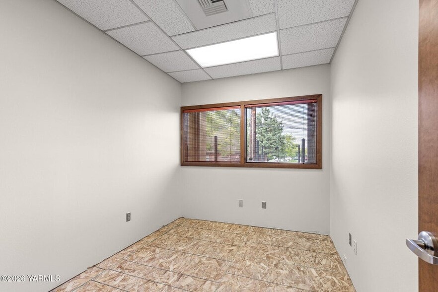 More Photos Of 303 S 12th Ave, Yakima Medical For Sale
