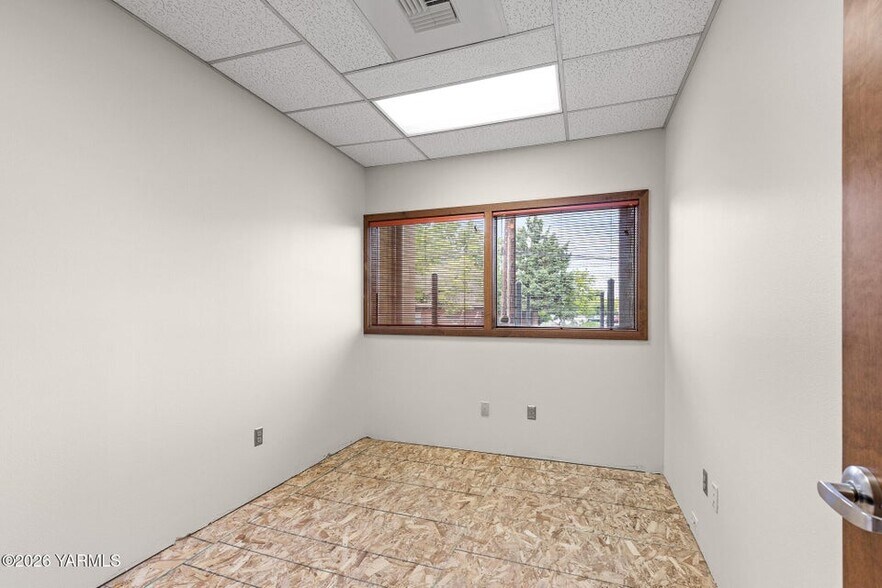 More Photos Of 303 S 12th Ave, Yakima Medical For Sale
