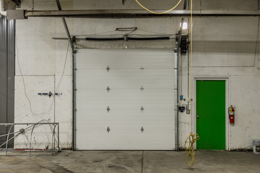 More Photos Of 535 W Poplar St, Fayetteville Warehouse For Lease