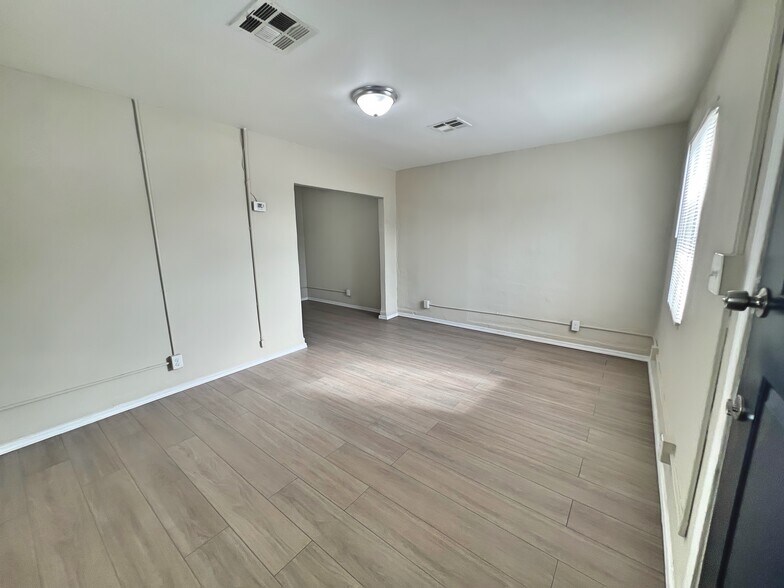More Photos Of 927 S 35th Ave, Phoenix Apartments For Sale