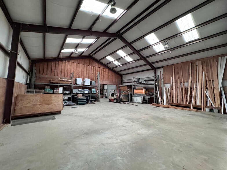 More Photos Of 1004 Spring Cypress Rd, Spring Showroom For Sale