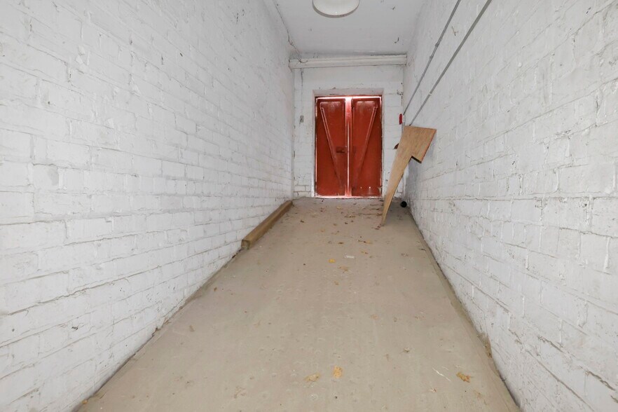 More Photos Of 300 E Auburn Ave, Springfield Office For Sale