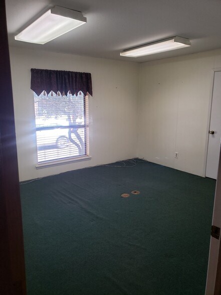 More Photos Of 711 N Jefferson Ave, Mount Pleasant Medical For Lease