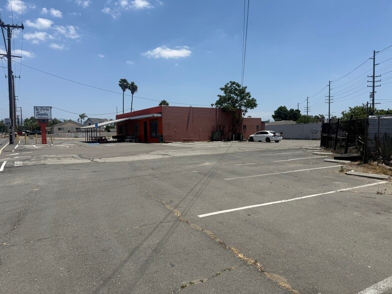 More Photos Of 15542 San Bernardino Ave, Fontana Auto Repair For Sale