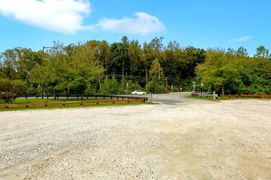 More Photos Of 9955 Belair Rd, Kingsville Flex For Lease