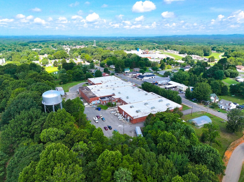 More Photos Of 612 E Main St, Pilot Mountain Manufacturing For Sale