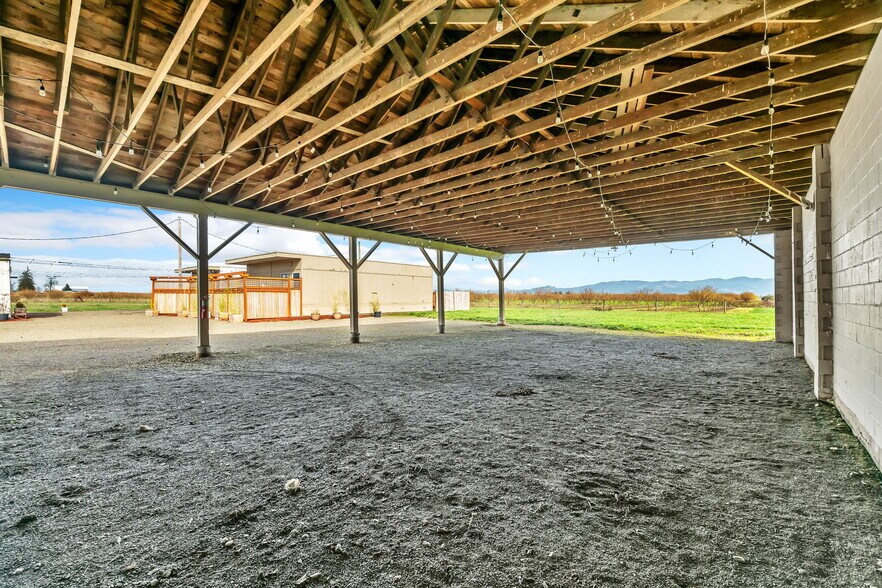 More Photos Of 31414 Harris Dr, Harrisburg Lodge Meeting Hall For Sale