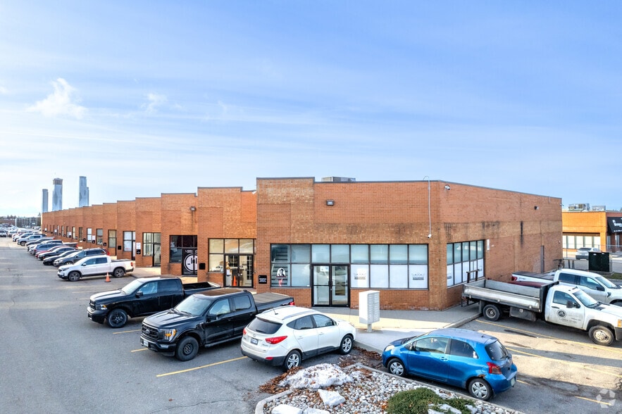 Primary Photo Of 133 Applewood Cres, Vaughan Showroom For Sale