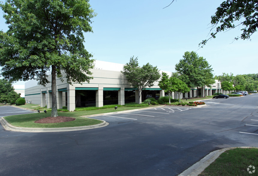 More Photos Of 3919-3967 Hickory Hill Rd, Memphis Distribution For Lease