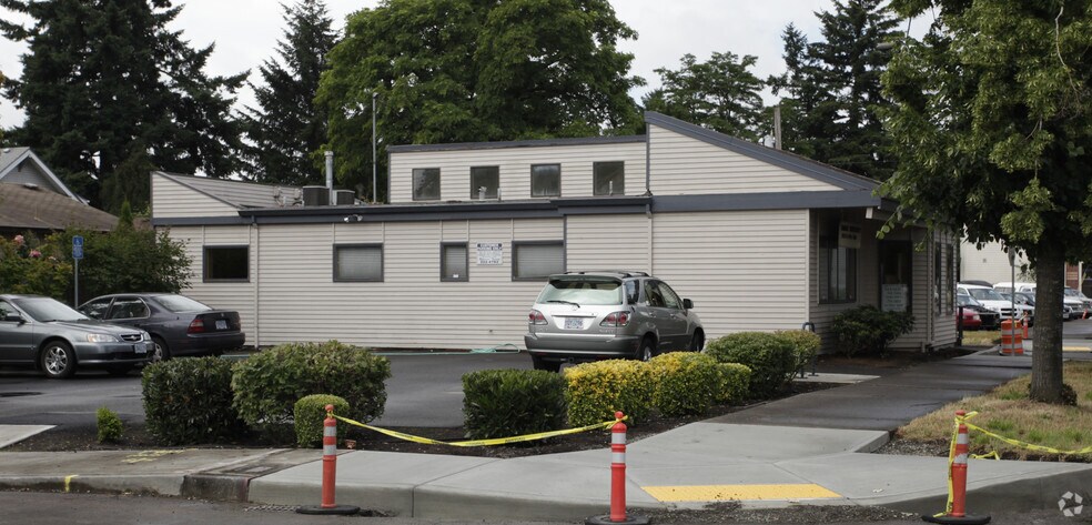 More Photos Of 6736 SE Powell Blvd, Portland Office For Sale
