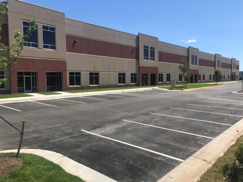 More Photos Of 9555 Discovery Blvd, Manassas Flex For Lease