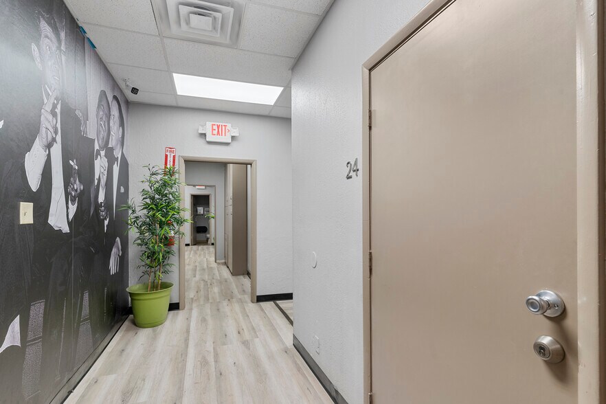 More Photos Of 1120 Almond Tree Ln, Las Vegas Loft Creative Space For Sale