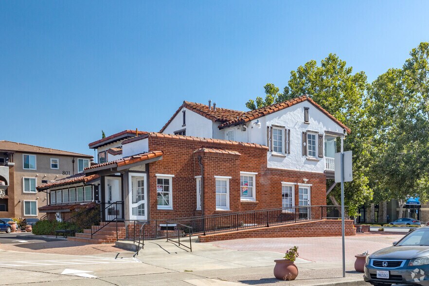 More Photos Of 831 S Winchester Blvd, San Jose Storefront For Lease