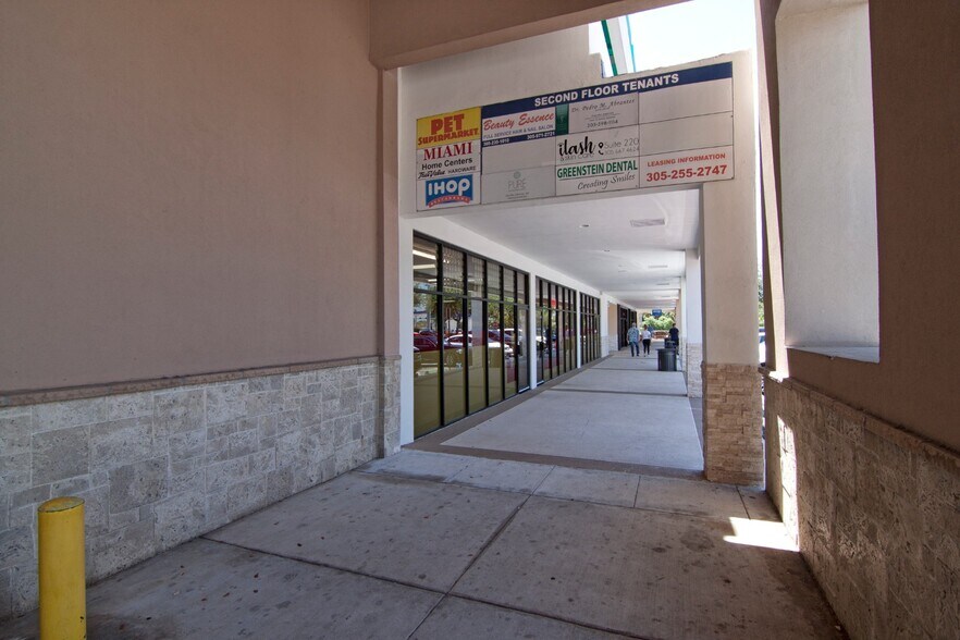 More Photos Of 11915-11975 S Dixie Hwy, Pinecrest Storefront Retail Office For Lease