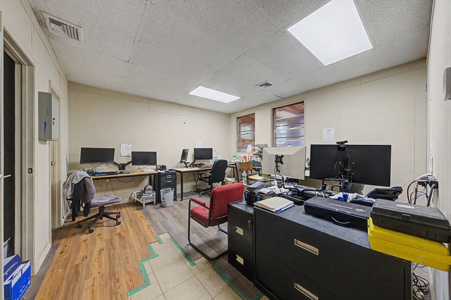 More Photos Of 23 Malcolm St, Morristown Industrial For Sale