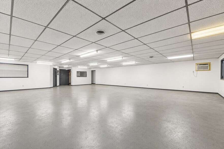 More Photos Of 9602 133rd Ave, Cedar Lake Showroom For Sale