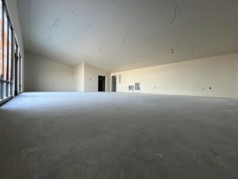 More Photos Of 1425 S Burr St, Mitchell General Retail For Lease