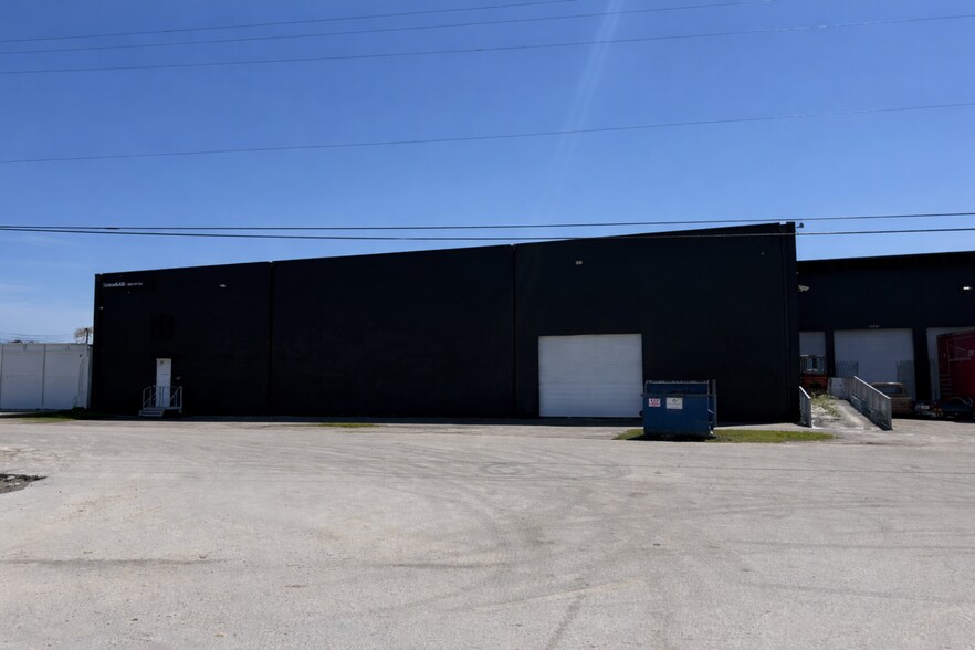 More Photos Of 11441 SW 208th Dr, Miami Warehouse For Lease