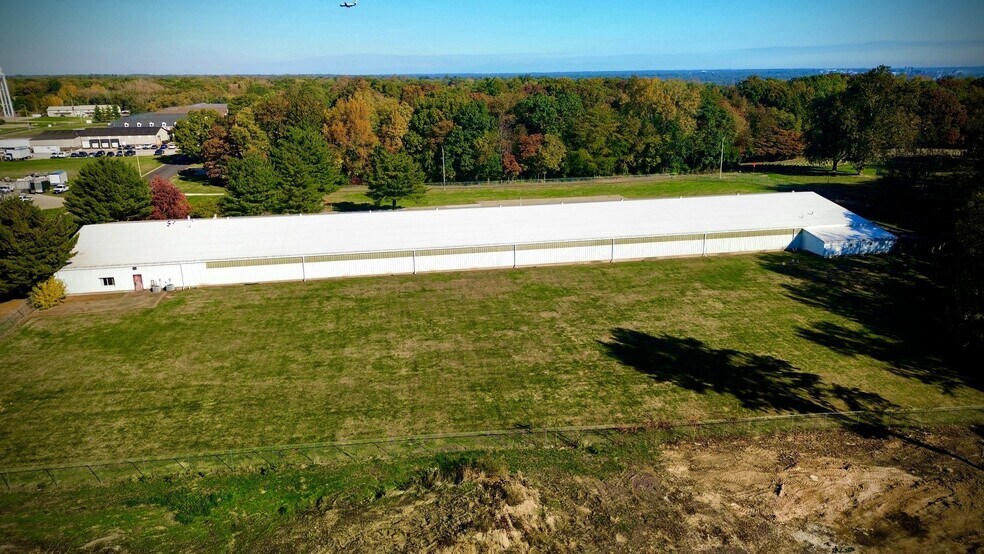 More Photos Of 4616 Enterprise Dr, Bartonville Industrial For Sale