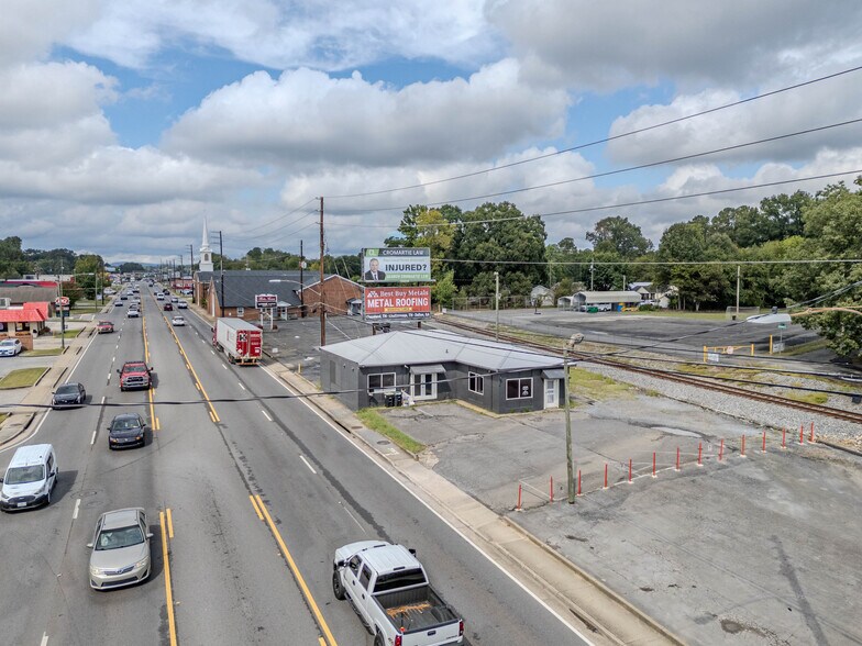 More Photos Of 1400 Shorter Ave NW, Rome Flex For Sale