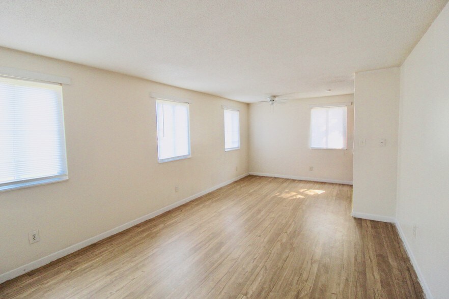 More Photos Of 656 Woodyard Rd, Trenton Apartments For Sale