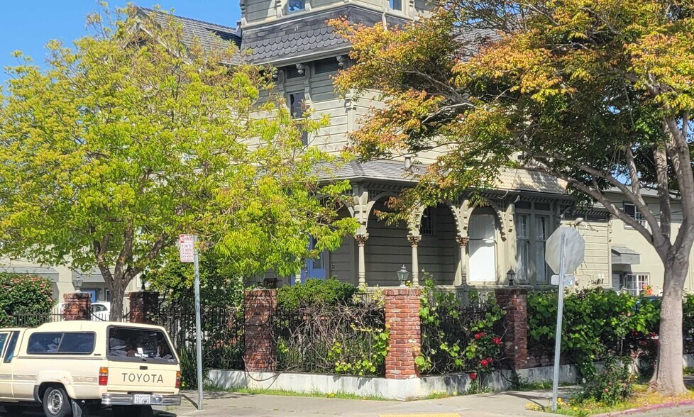 More Photos Of 835 Channing Way, Berkeley Apartments For Sale