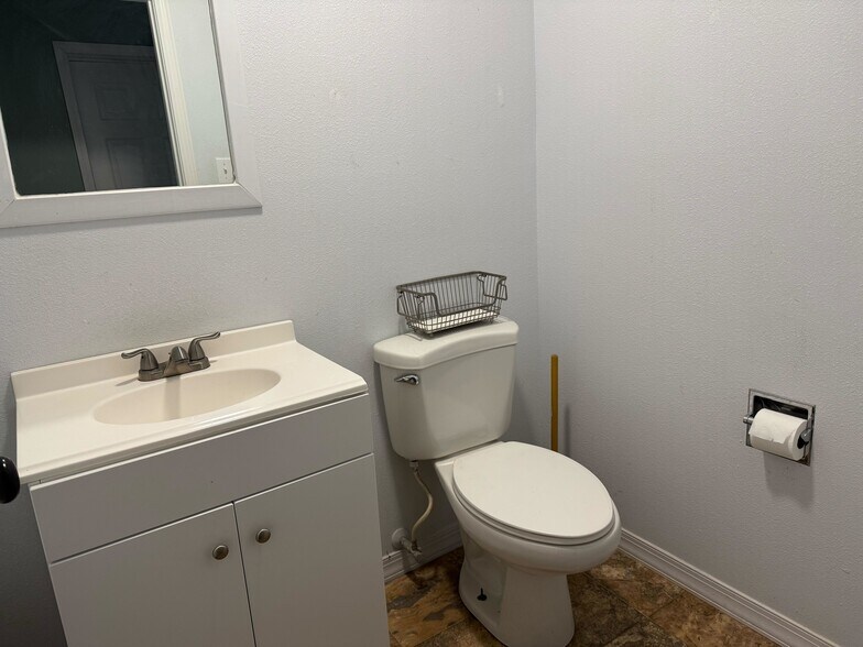 More Photos Of 220 N Greenwood Ave, Fort Smith Office For Lease