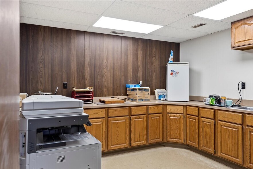 More Photos Of 115 E Mound St, Girard Industrial For Sale