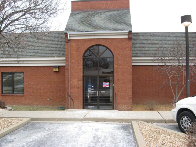 More Photos Of 311 S Main St, O'Fallon Office For Lease