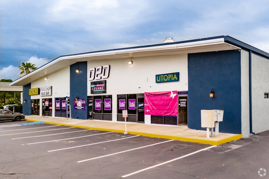 More Photos Of 3899 Ulmerton Rd, Clearwater Restaurant For Lease