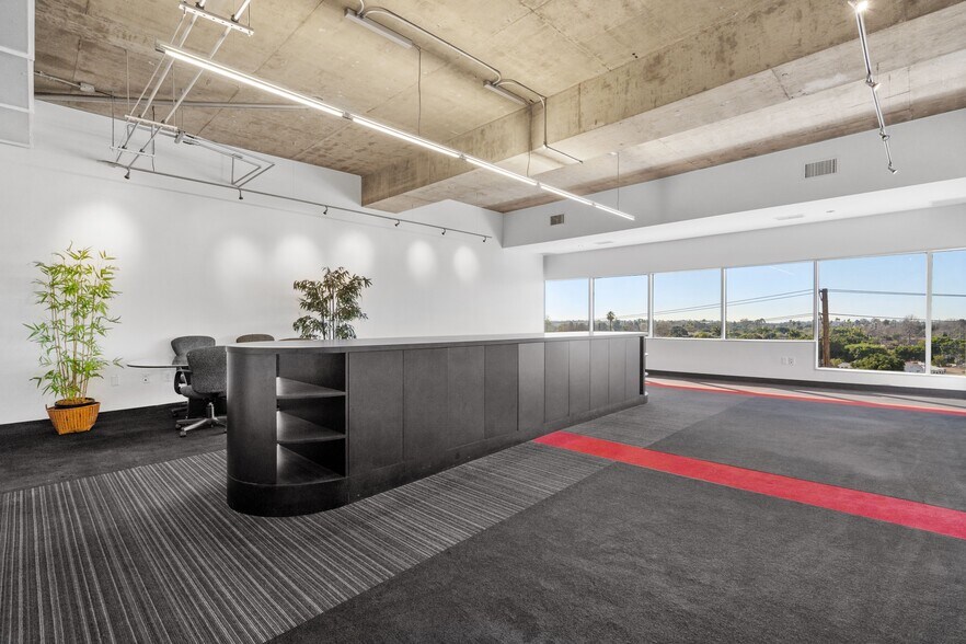 More Photos Of 2566 Overland Ave, Los Angeles Medical For Lease