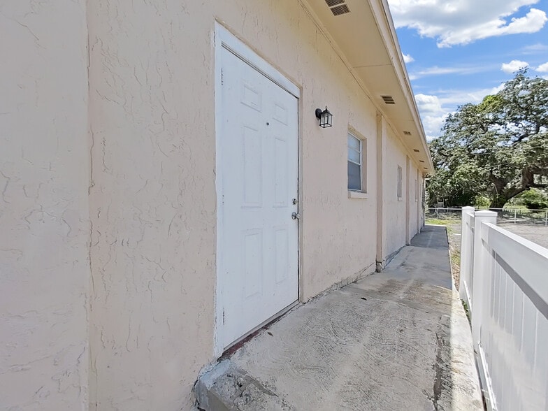 More Photos Of 3201 E Genessee St, Tampa Religious Facility For Sale