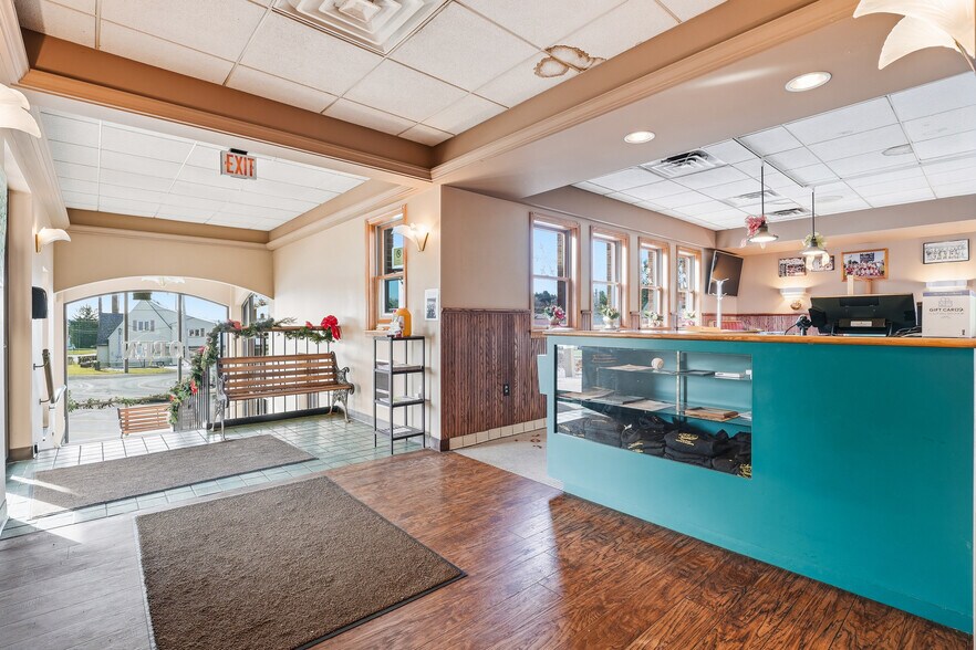 More Photos Of 2305 Wilmington Rd, New Castle Restaurant For Sale