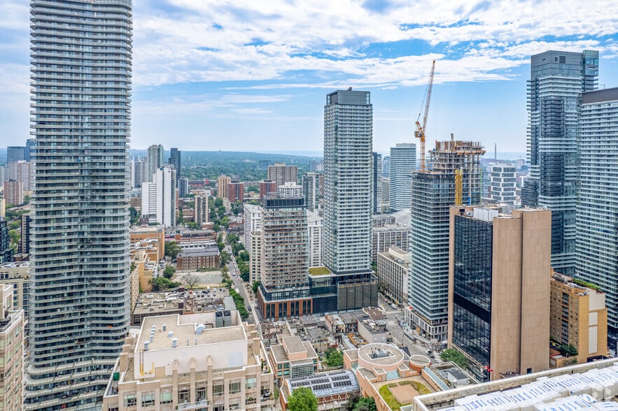 More Photos Of 501 Yonge St, Toronto Apartments For Sale