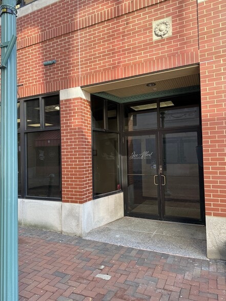 More Photos Of 208 Court Ave NW, Canton Storefront Retail Office For Lease