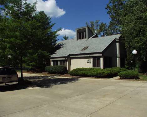 Primary Photo Of 1617 Akron-Peninsula Rd, Akron Office For Lease