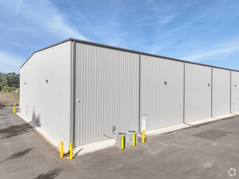 More Photos Of 4690 Polo Gate Blvd, Charlotte Warehouse For Lease