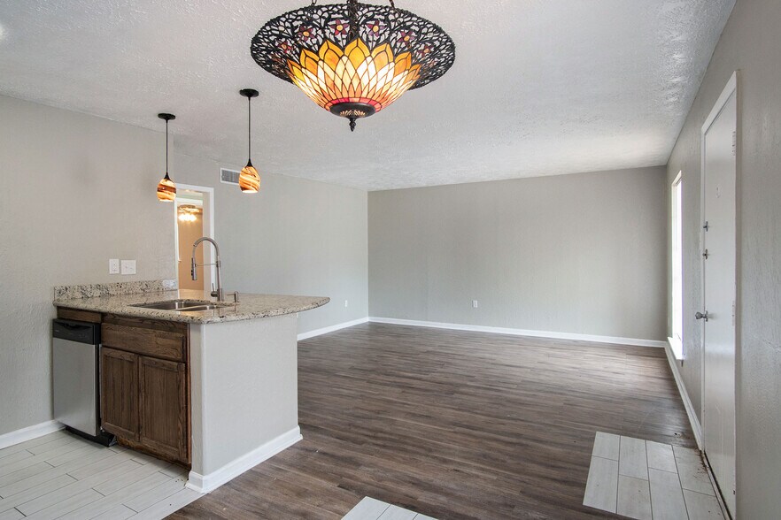 More Photos Of 3300 S College Ave, Bryan Apartments For Sale