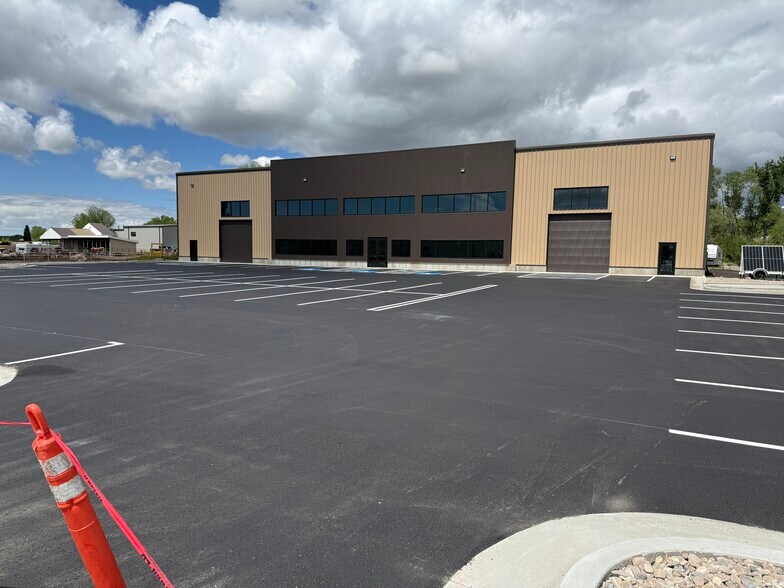 More Photos Of 1750 1700 S, West Haven Industrial For Lease