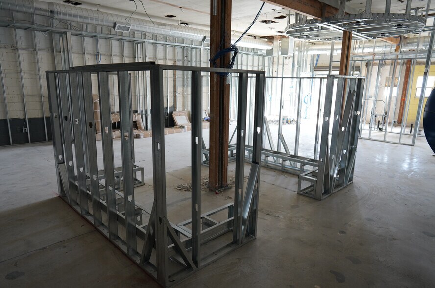 More Photos Of 5622-5624 La Jolla Blvd, La Jolla Storefront Retail Residential For Sale